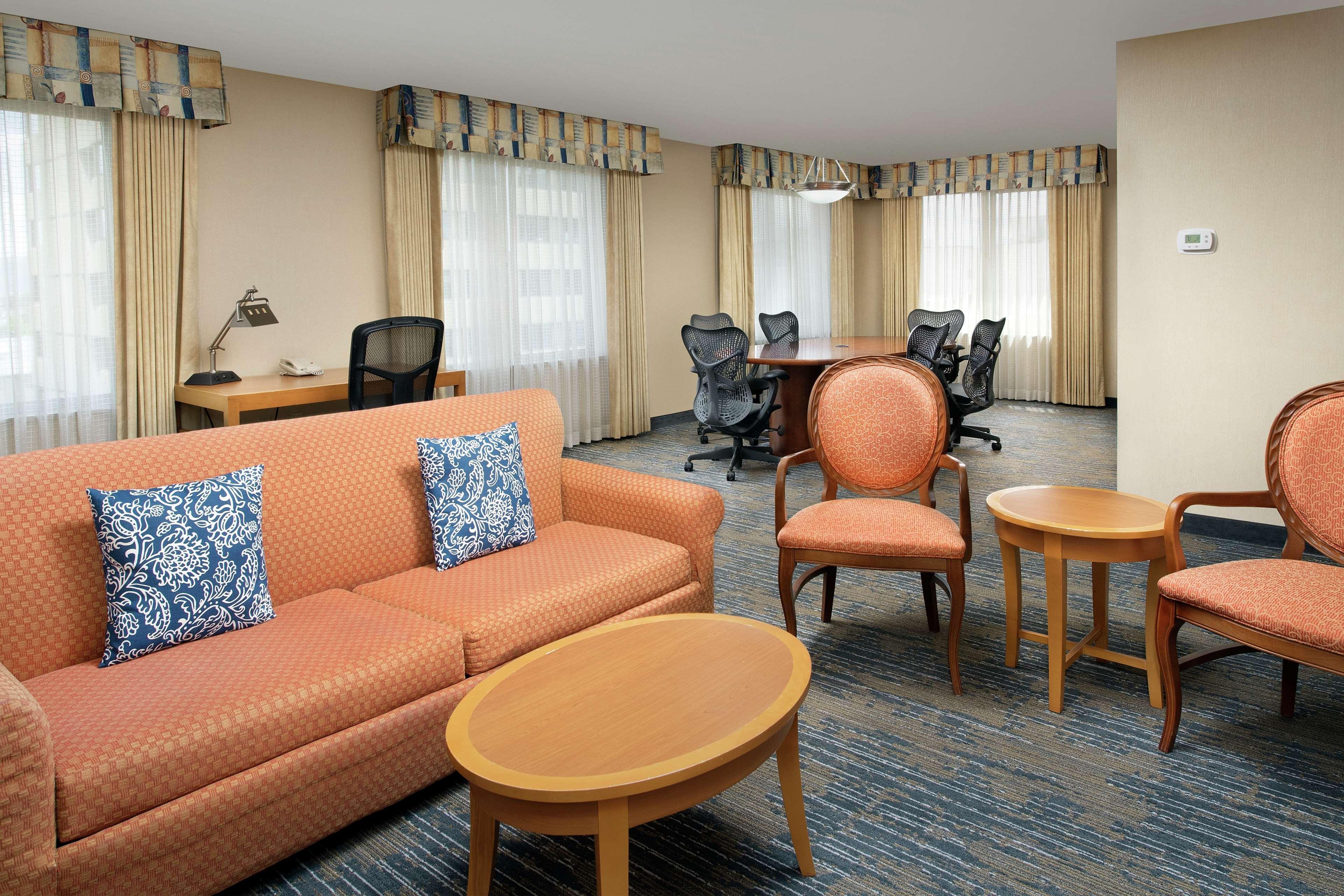 Hilton Garden Downtown Hotel 3*